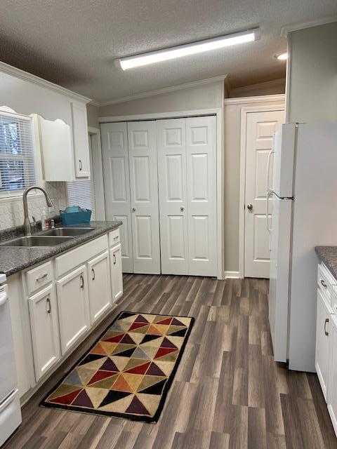 2060 Morgans Mill Road Goodview, VA 24095 - Photo 6 of 15 Galley kitchen