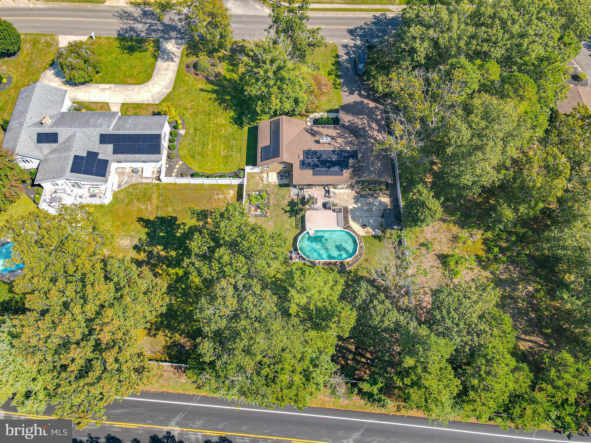 750 Moss Mill Road Hammonton, NJ 08037 - Photo 52 of 57 a backyard of a house with table and chairs