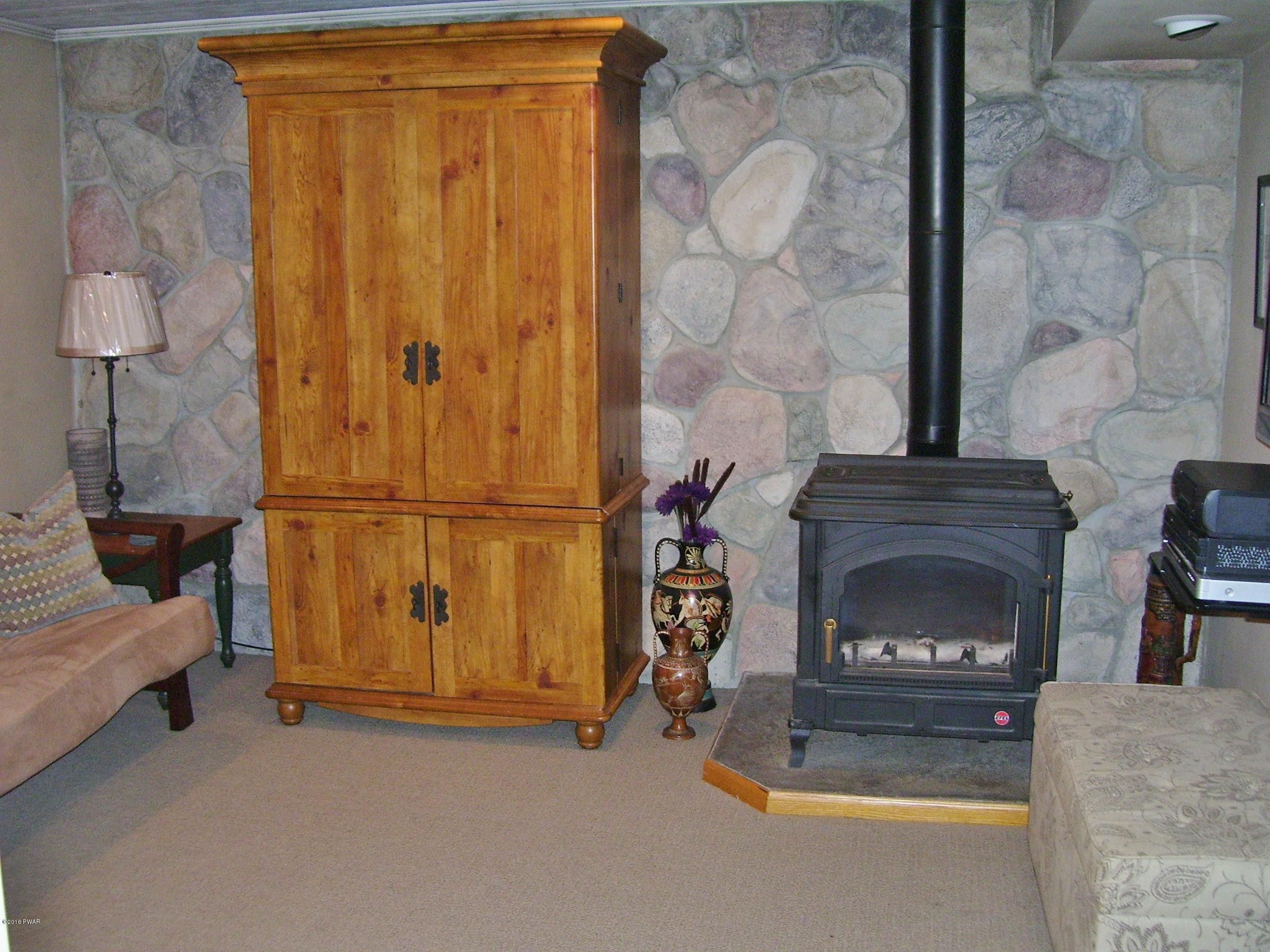 261 Oak Hill Road Hawley, PA 18428 - Photo 50 of 92 Family Room
