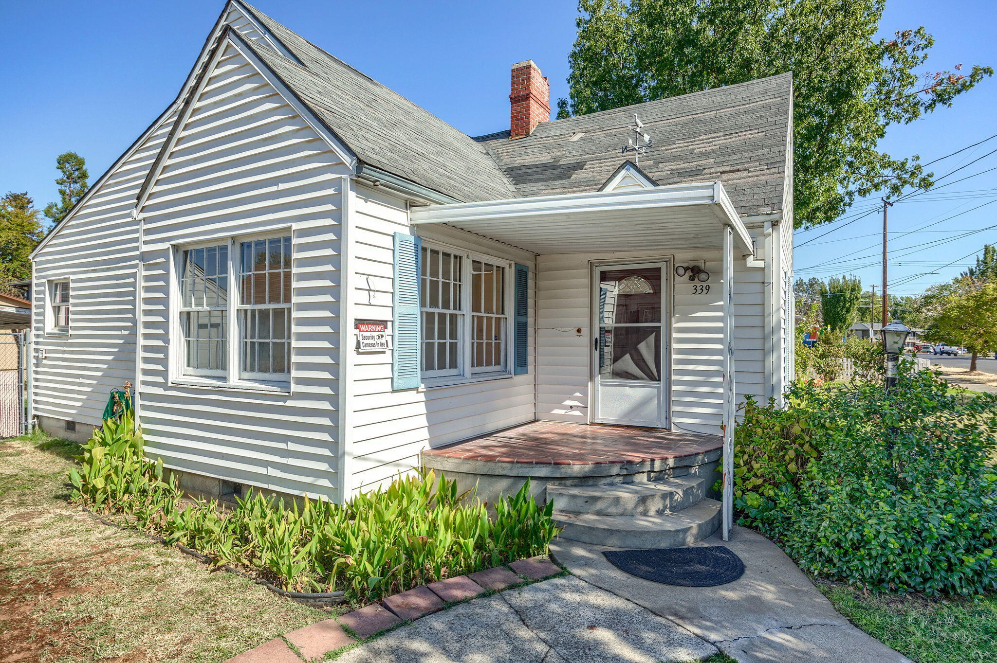 339 Maple Street Medford, OR 97501 - Photo 6 of 30 6-Frontal