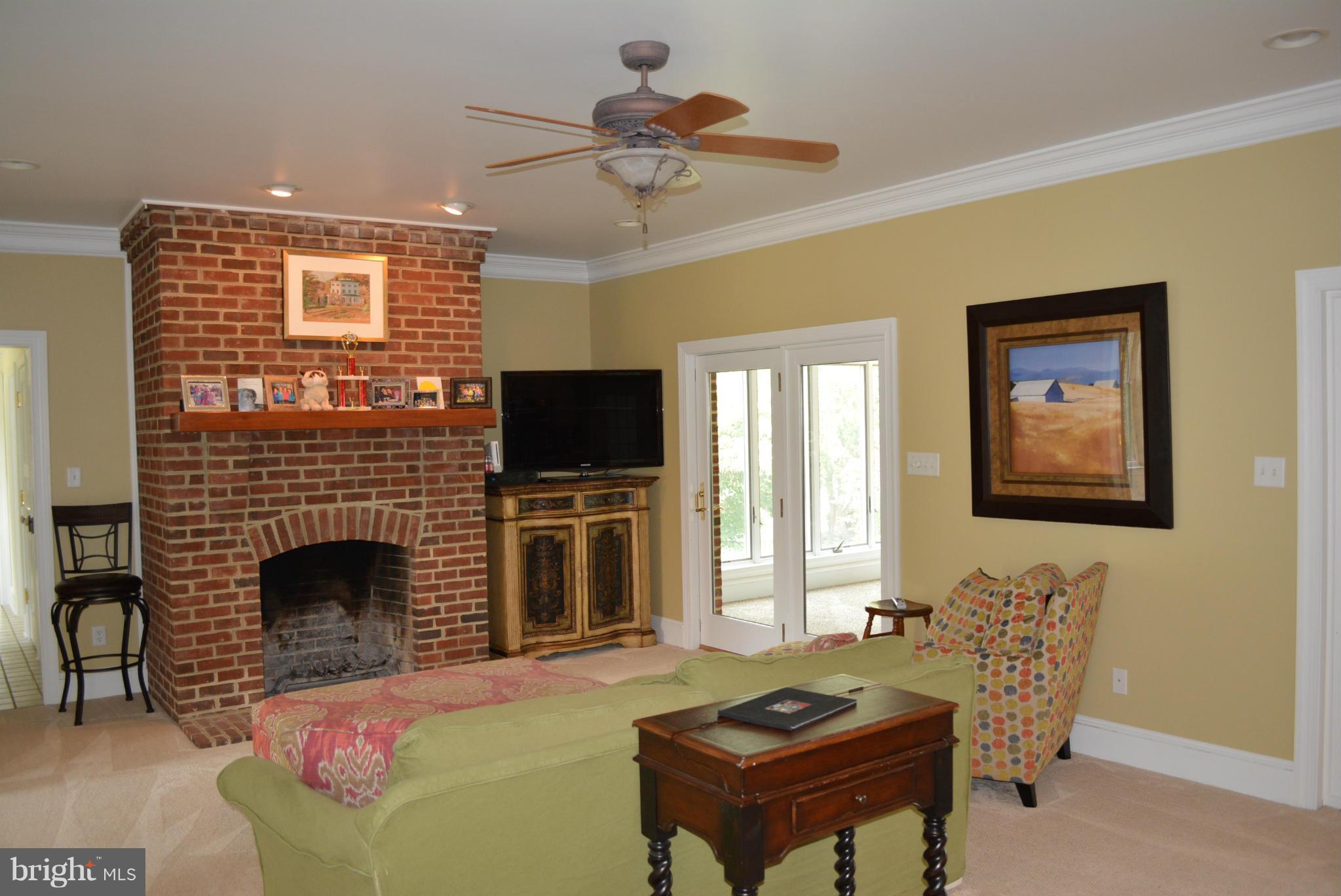 633 Budds Landing Road Warwick, MD 21912 - Photo 8 of 24 Family Room