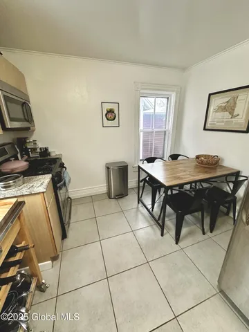 $1,845 | 305 Nelson Avenue, Unit 2, Saratoga Springs, NY 12866