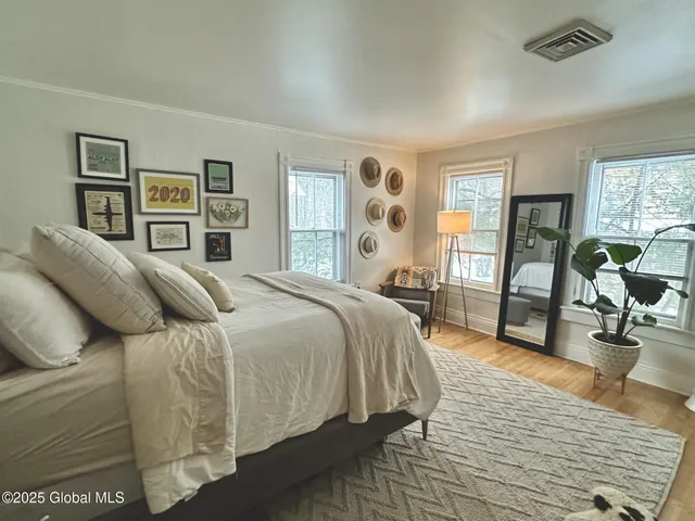 $1,845 | 305 Nelson Avenue, Unit 2, Saratoga Springs, NY 12866