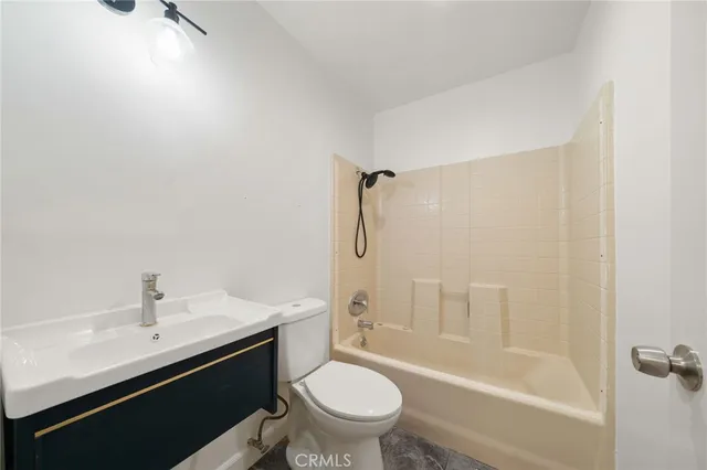 $439,000 | 5500-5500 Ackerfield Avenue, Unit 501, Long Beach, CA 90805