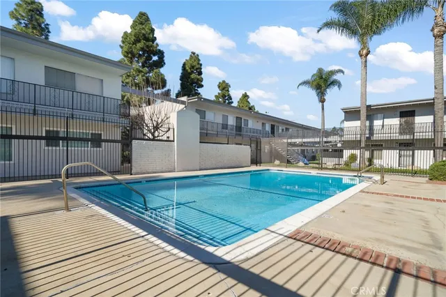 $439,000 | 5500-5500 Ackerfield Avenue, Unit 501, Long Beach, CA 90805