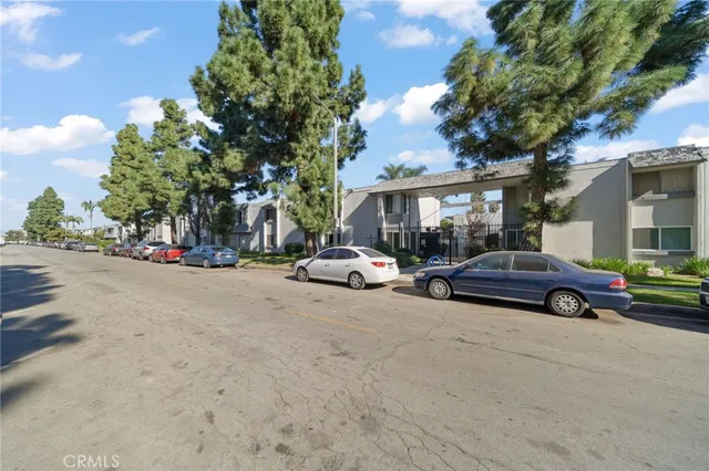 $439,000 | 5500-5500 Ackerfield Avenue, Unit 501, Long Beach, CA 90805