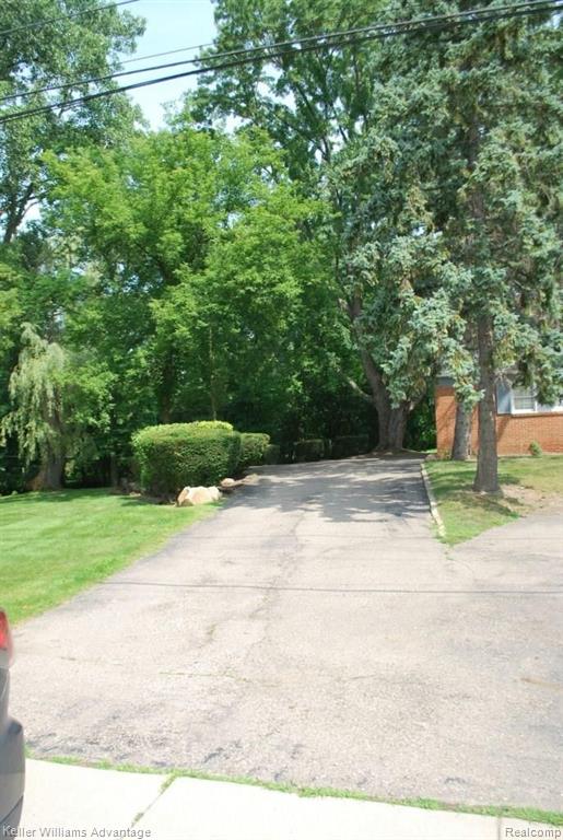 29806 West Eleven Mile Road Farmington Hills, MI 48334 - Photo 3 of 33