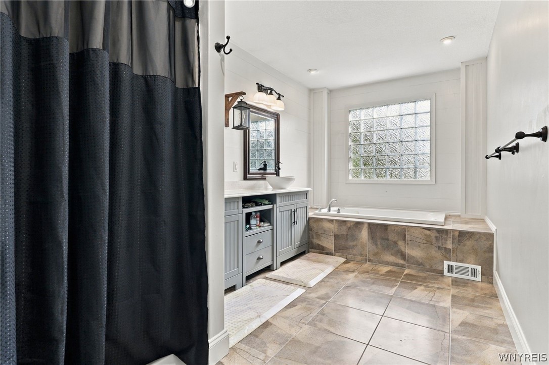 6345 Shawnee Road Wheatfield, NY 14120 - Photo 22 of 40 Gallery Image 22