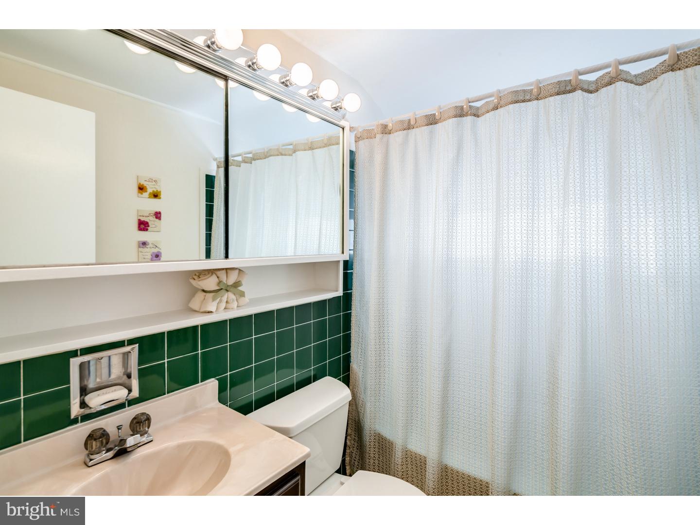 7 Prunewood Road Levittown, PA 19056 - Photo 14 of 20 Bathroom