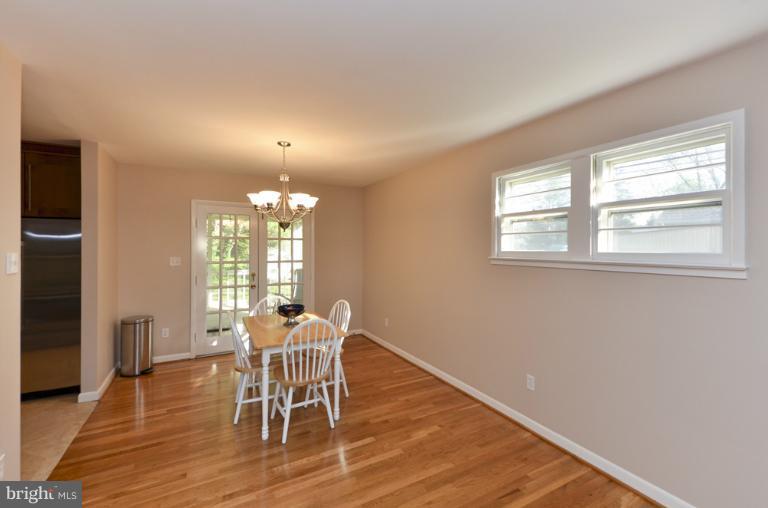 413 Course Street Northeast Vienna, VA 22180 - Photo 11 of 28 Dining Room