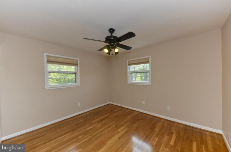 413 Course Street Northeast Vienna, VA 22180 - Photo 14 of 28 Bedroom # 4