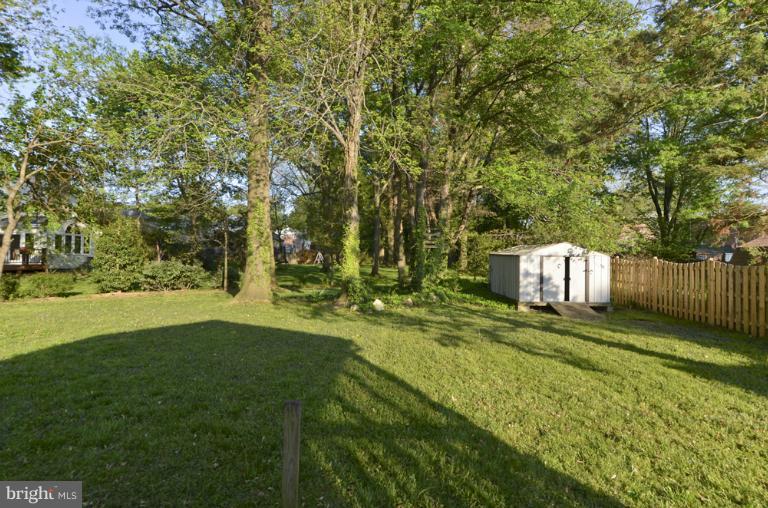 413 Course Street Northeast Vienna, VA 22180 - Photo 16 of 28 Backyard