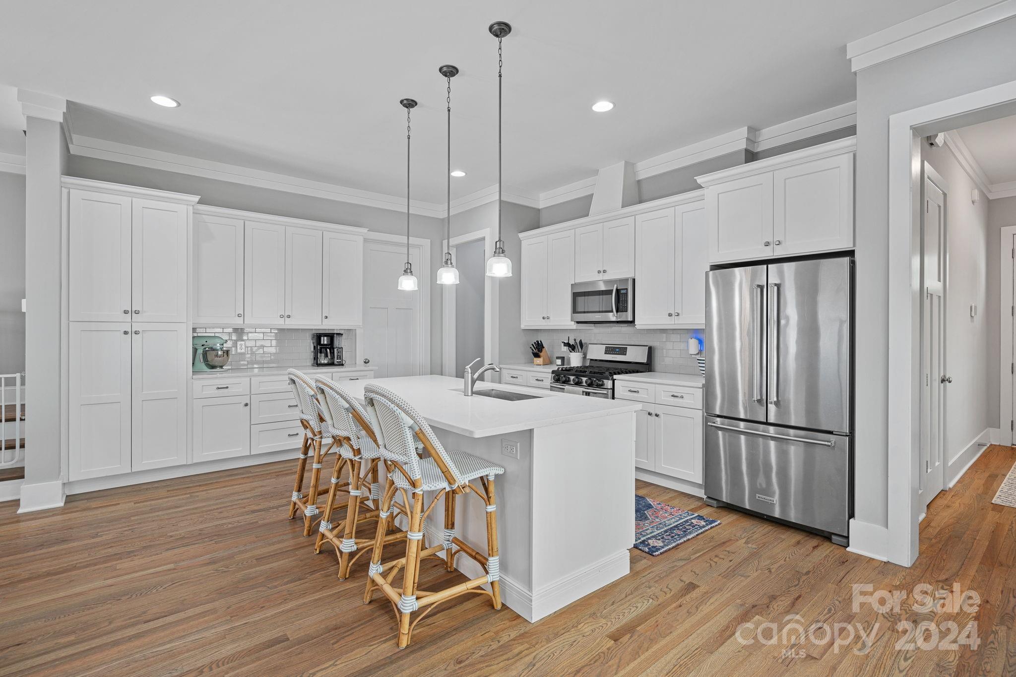 5205 Valley Stream Road Charlotte, NC 28209 - Photo 3 of 30 Gallery Image 3