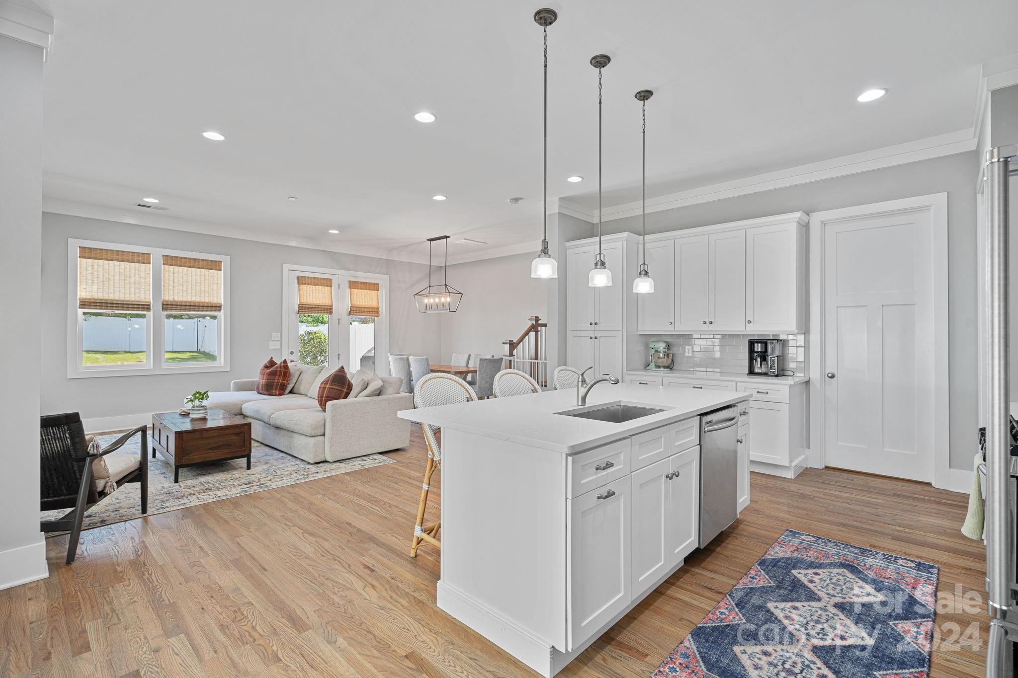 5205 Valley Stream Road Charlotte, NC 28209 - Photo 4 of 30 Gallery Image 4