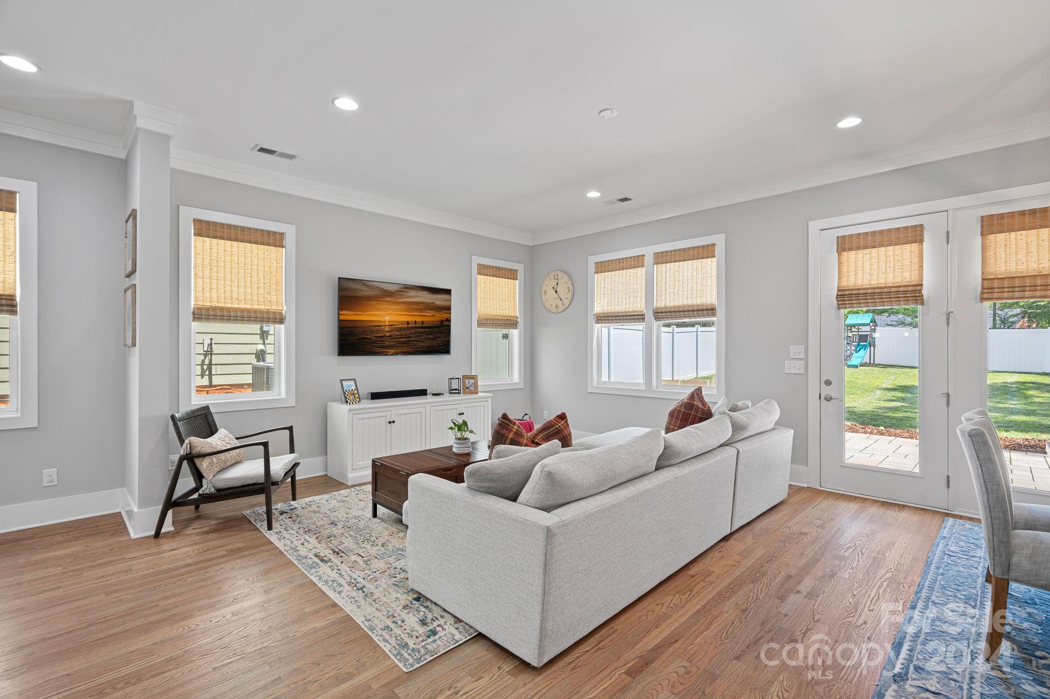 5205 Valley Stream Road Charlotte, NC 28209 - Photo 6 of 30 Gallery Image 6