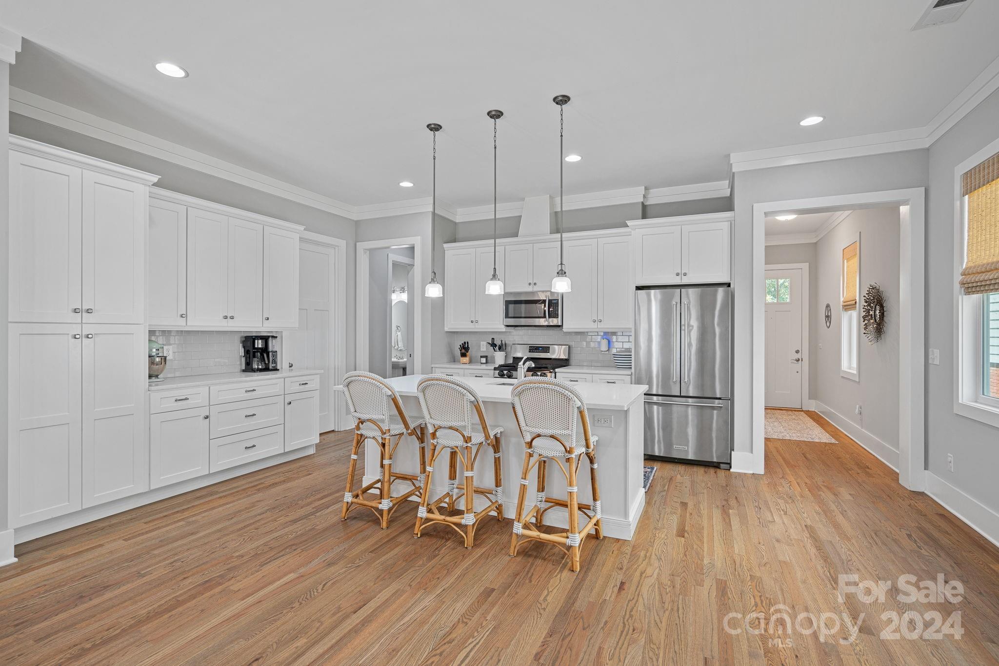 5205 Valley Stream Road Charlotte, NC 28209 - Photo 8 of 30 Gallery Image 8