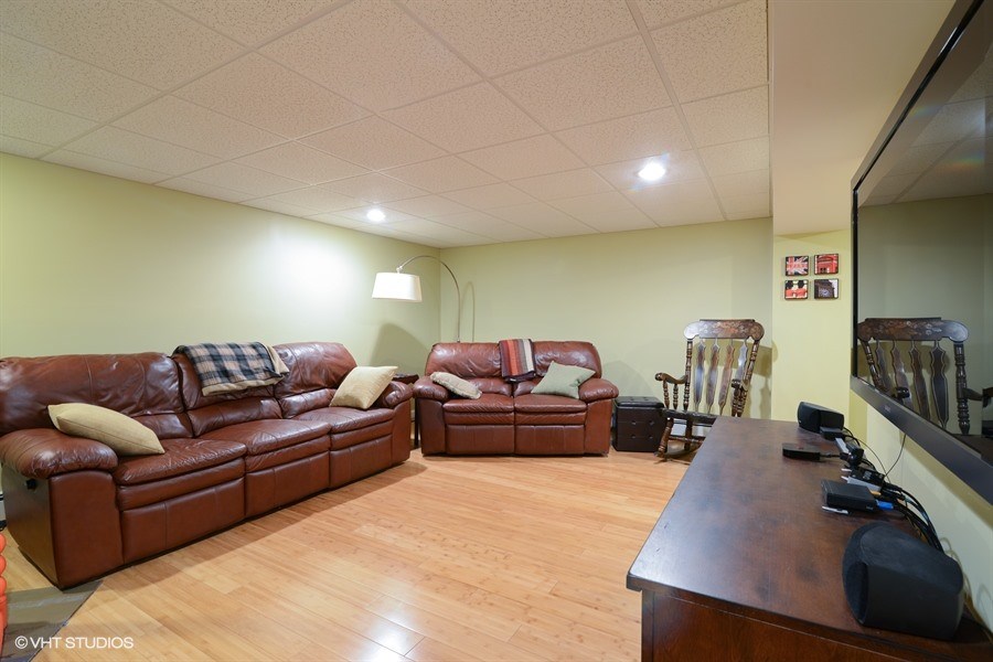 61 R School Street Westerly, RI 02891 - Photo 8 of 17 Gallery Image 8