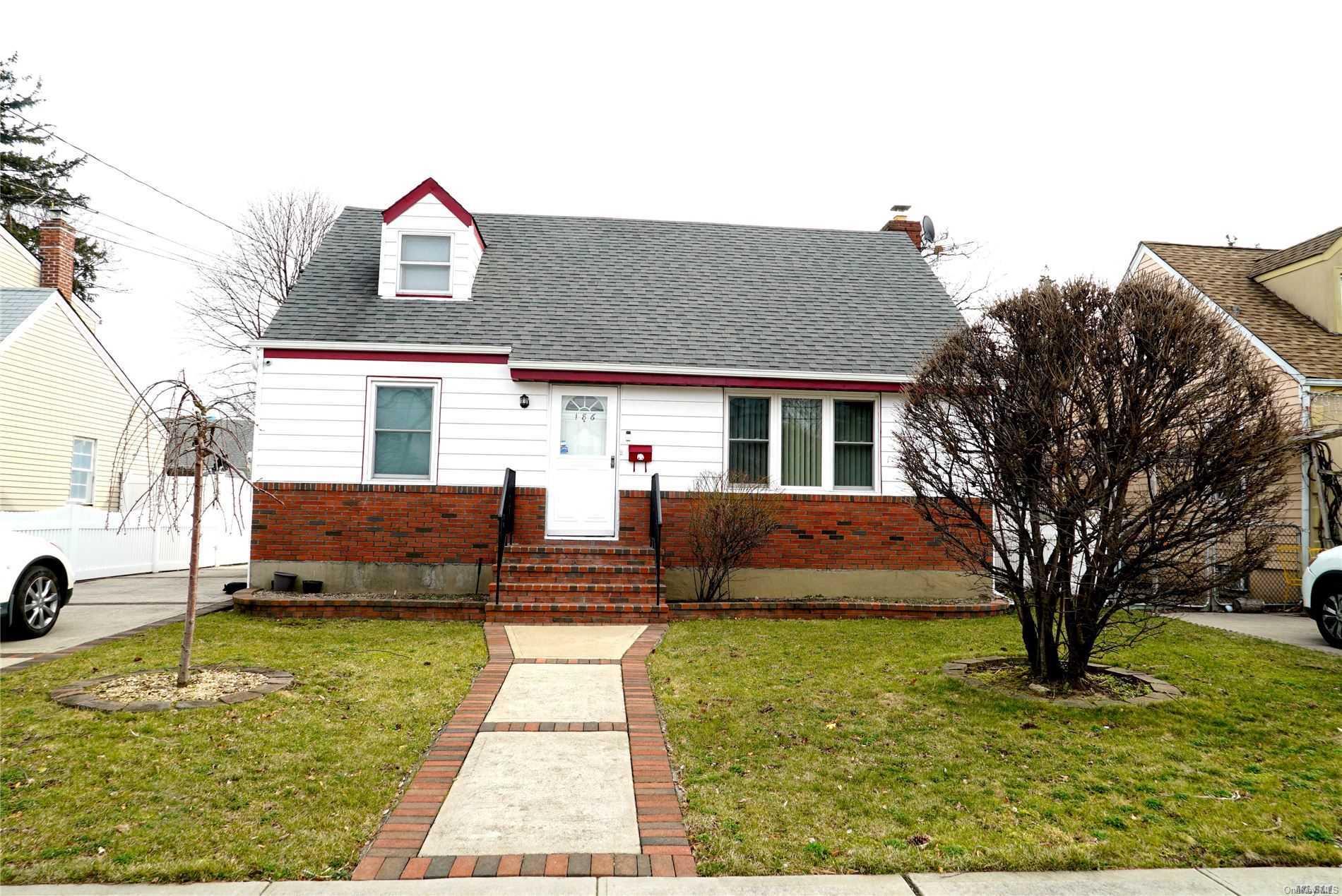 186 Rhodes Avenue Hempstead, NY 11550 - Photo 1 of 1 Gallery Image 1