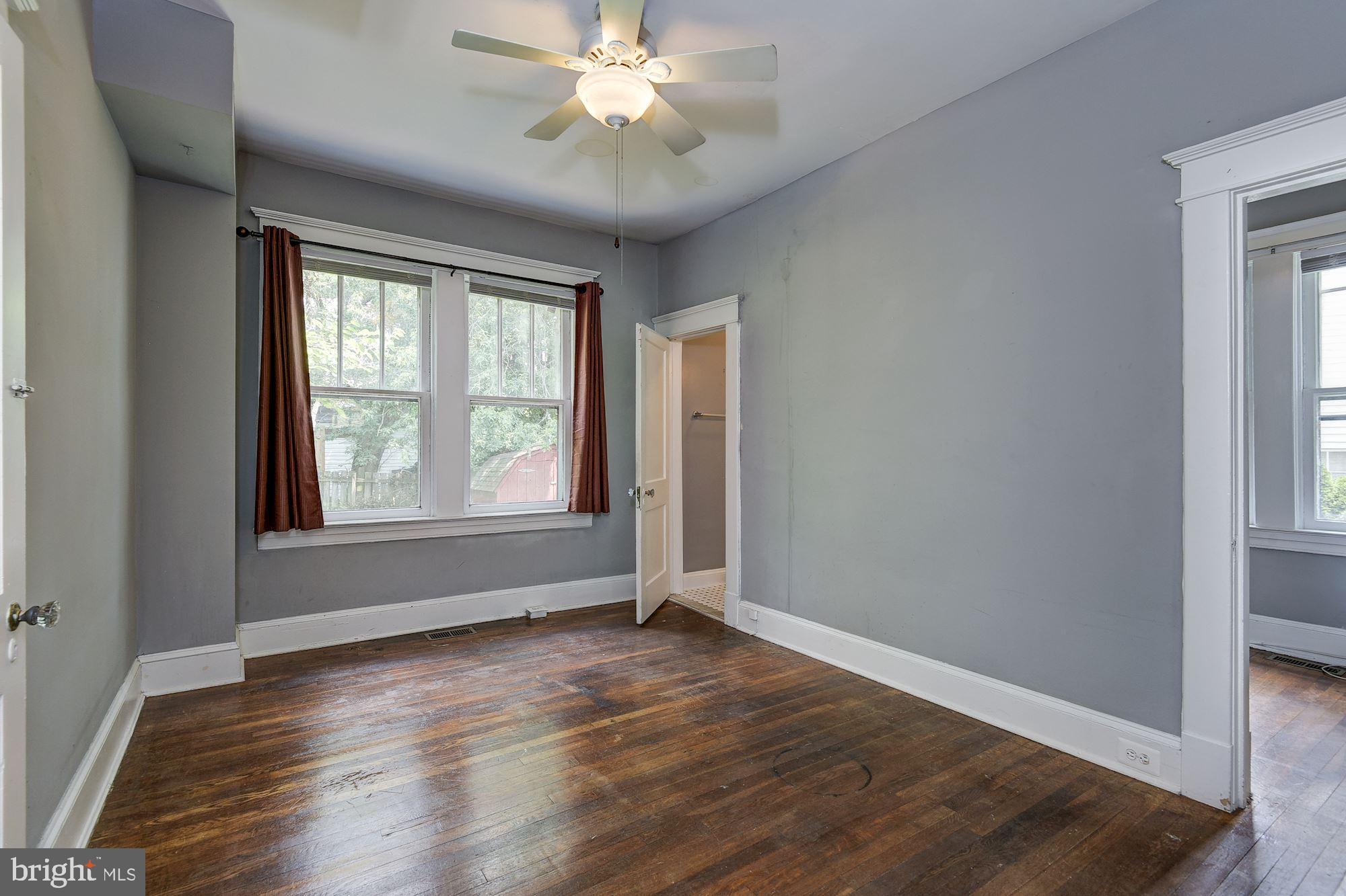 819 Warwick Road Baltimore, MD 21229 - Photo 10 of 23 Primary Bedroom