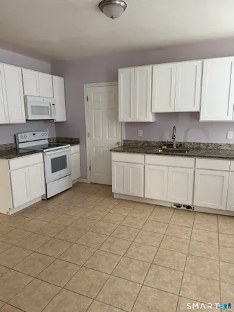 $1,750 | 152 Scott Street, Naugatuck, CT 06770