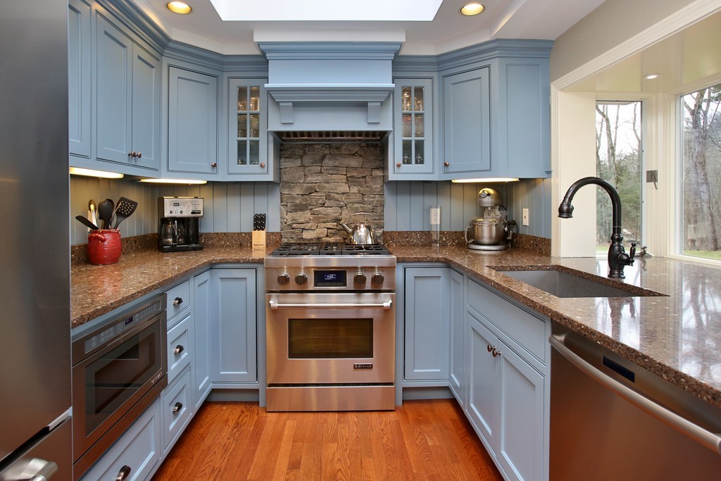 91 Concord Road Weston, MA 02493 - Photo 3 of 11