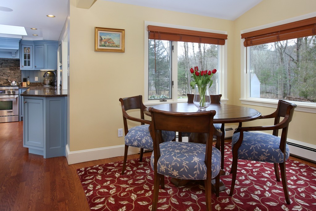 91 Concord Road Weston, MA 02493 - Photo 4 of 11