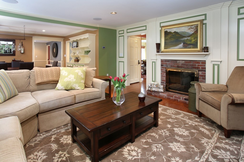91 Concord Road Weston, MA 02493 - Photo 5 of 11