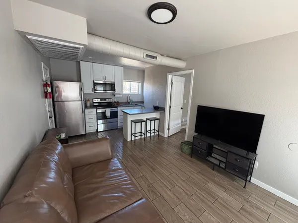 $1,000 | 4422 North Longview Avenue, Unit 4, Phoenix, AZ 85014