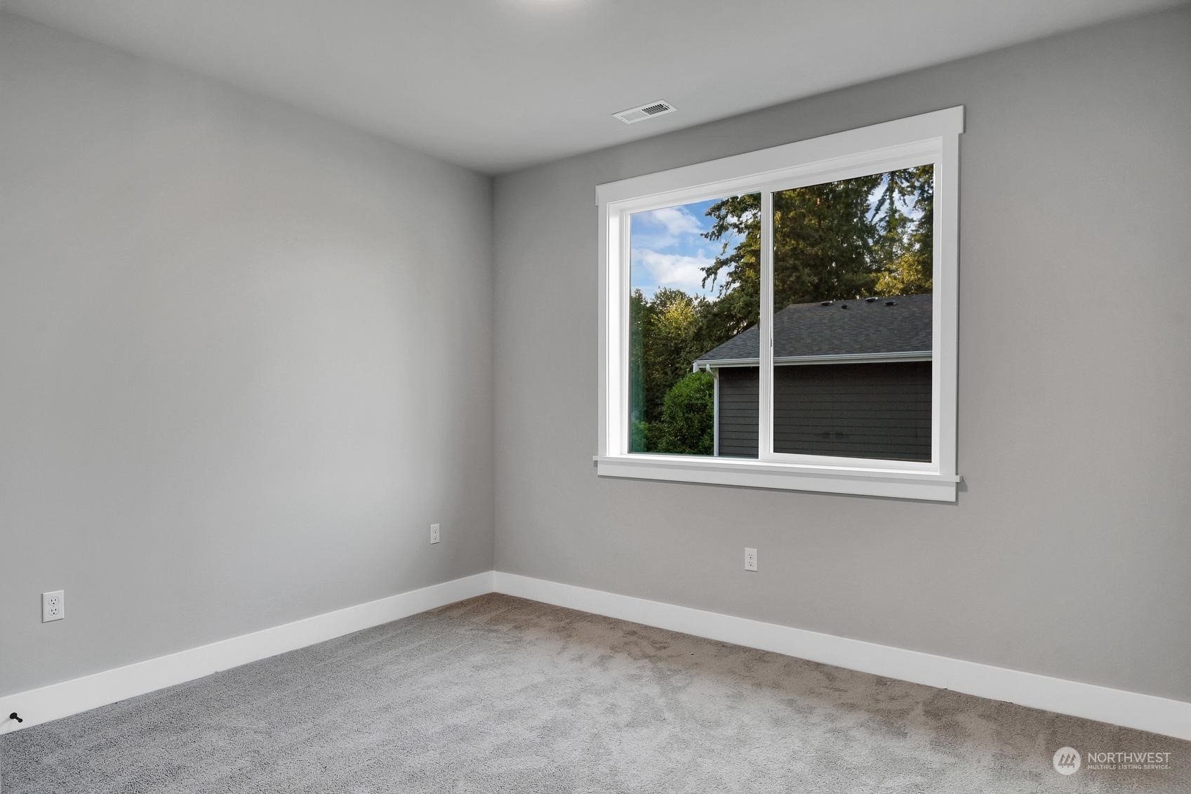 22328 Locust Way Brier, WA 98036 - Photo 26 of 33 Gallery Image 26