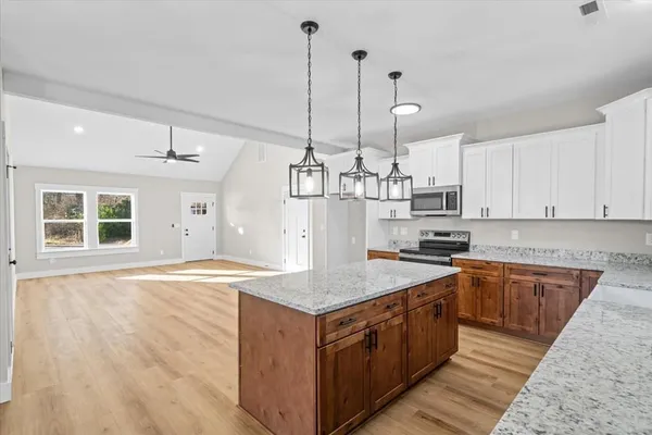 $384,900 | 162 Valley Point Drive Southeast, Dalton, GA 30721