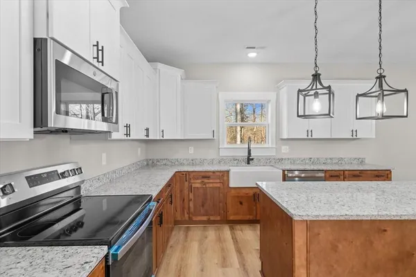 $384,900 | 162 Valley Point Drive Southeast, Dalton, GA 30721