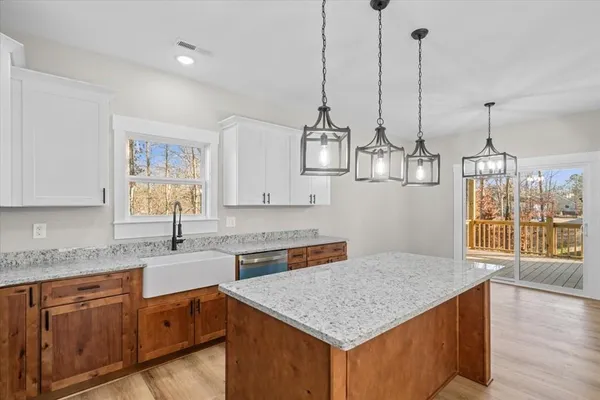 $384,900 | 162 Valley Point Drive Southeast, Dalton, GA 30721