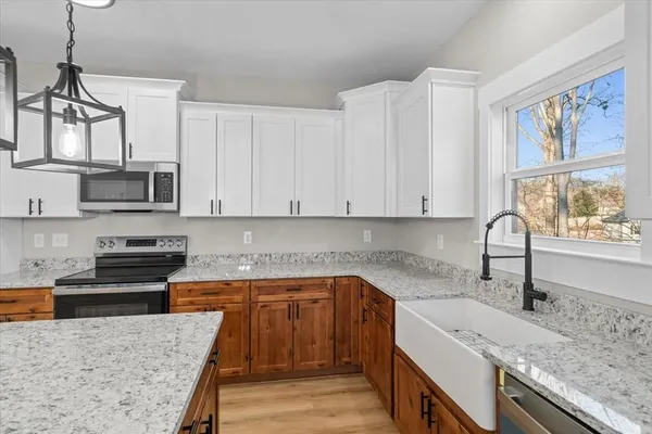 $384,900 | 162 Valley Point Drive Southeast, Dalton, GA 30721