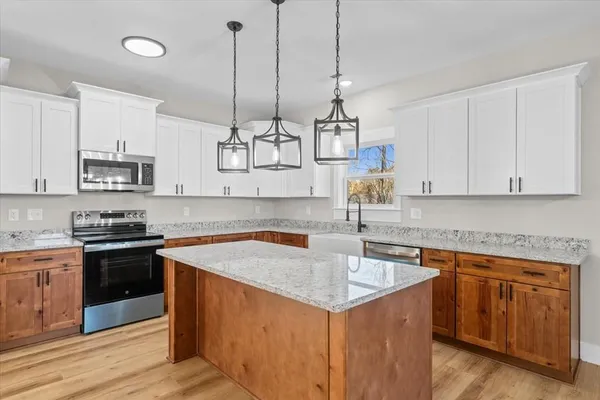 $384,900 | 162 Valley Point Drive Southeast, Dalton, GA 30721