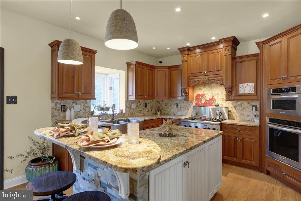 2880 Chestnut Hill Road Pottstown, PA 19465 - Photo 11 of 39 Large custom kitchen with all Stainless appliances