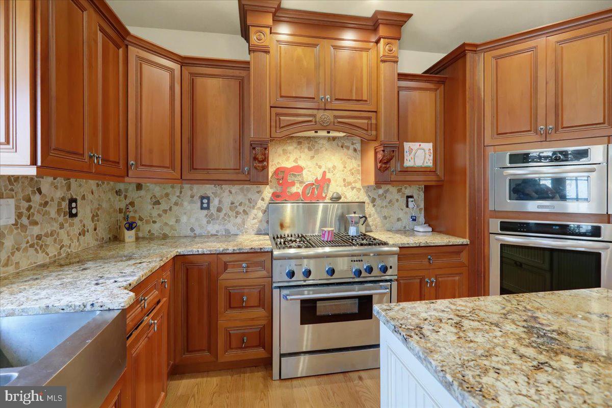 2880 Chestnut Hill Road Pottstown, PA 19465 - Photo 12 of 39 Plenty of kitchen work space