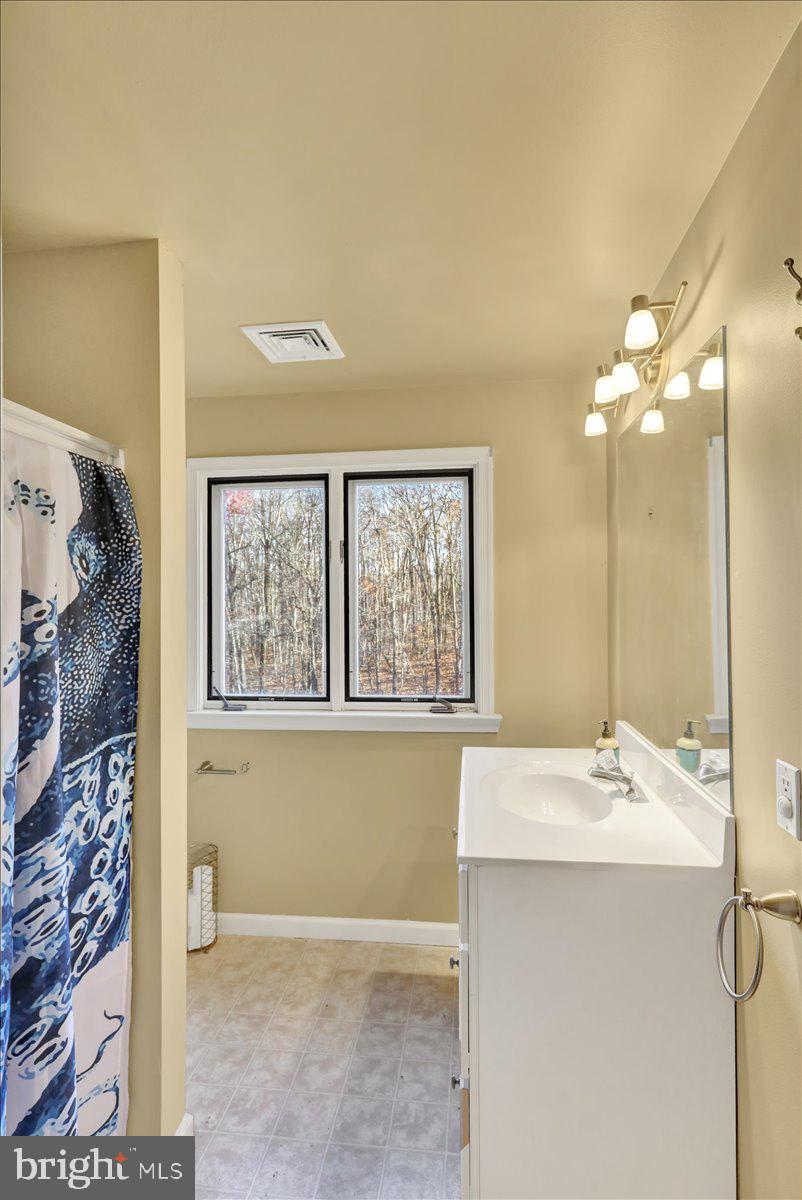 2880 Chestnut Hill Road Pottstown, PA 19465 - Photo 30 of 39 Loft apartment Bath