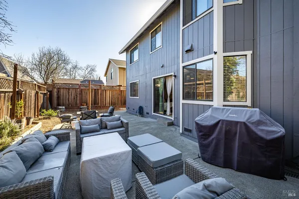 $799,999 | 207 Othello Court, Windsor, CA 95492