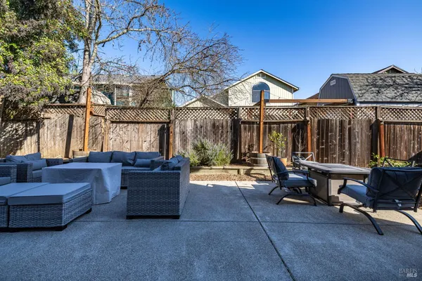 $799,999 | 207 Othello Court, Windsor, CA 95492