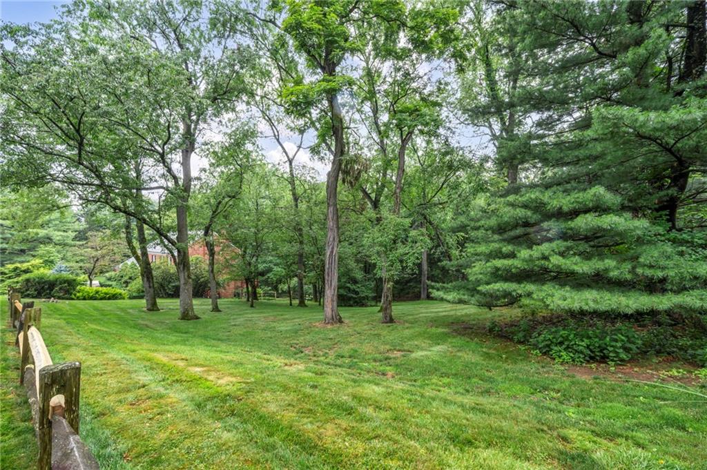 935 Field Club Road Pittsburgh, PA 15238 - Photo 5 of 35 Gallery Image 5