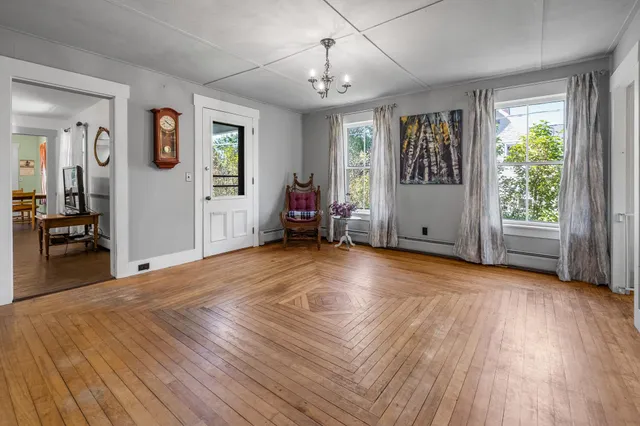 $550,000 | 2295 Quechee Main Street, Hartford, VT 05059