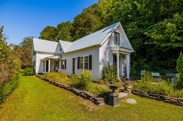 $550,000 | 2295 Quechee Main Street, Hartford, VT 05059