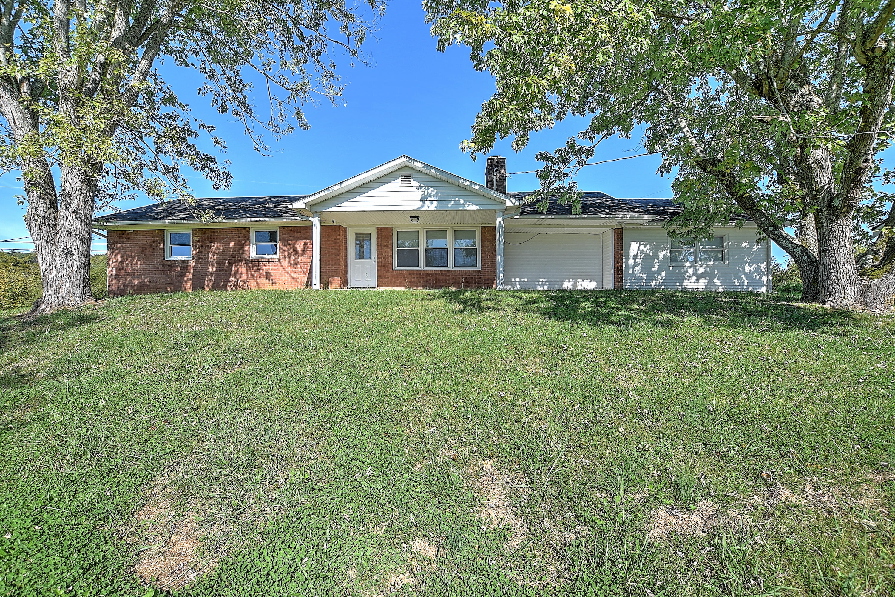 135 Fox Mays Road Greeneville, TN 37745 - Photo 1 of 36 135 Fox Mays-4