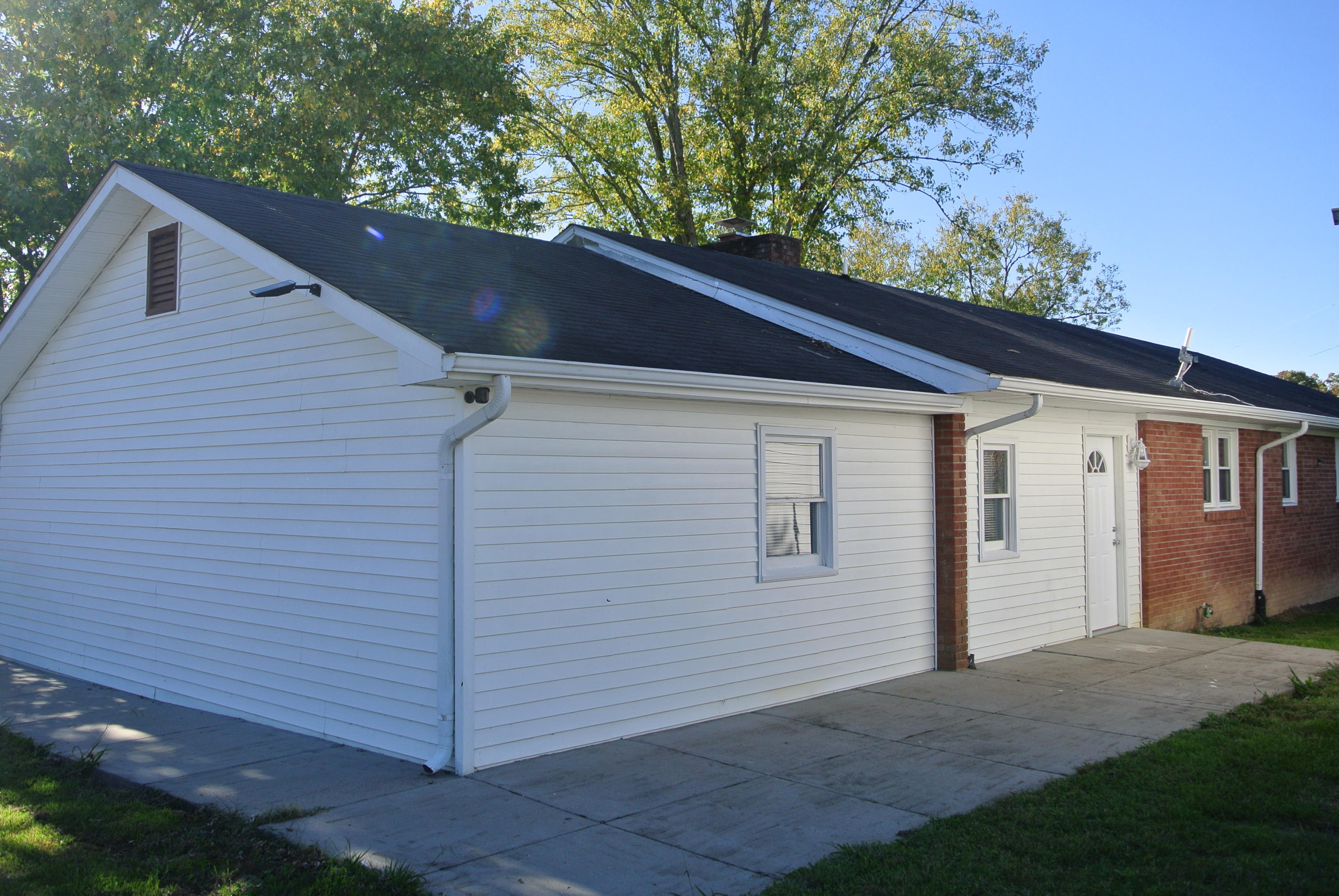 135 Fox Mays Road Greeneville, TN 37745 - Photo 4 of 36 DSC_3939