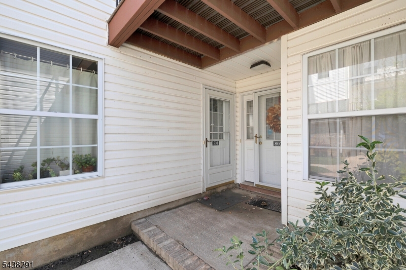 810 Plymouth Road North Brunswick, NJ 08902 - Photo 9 of 46