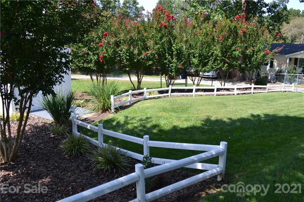 30 Edgewood Road Candler, NC 28715 - Photo 14 of 17 Gallery Image 14