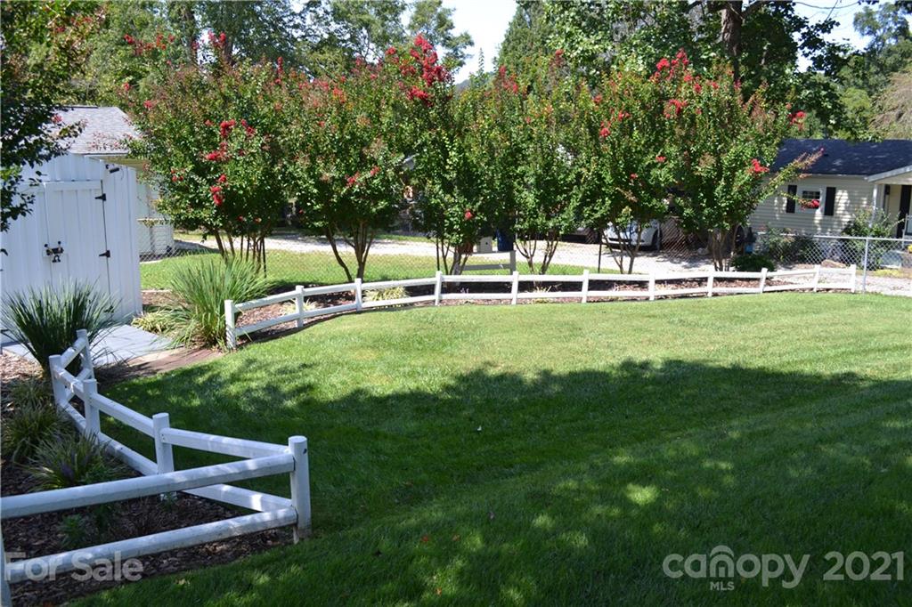 30 Edgewood Road Candler, NC 28715 - Photo 15 of 17 Gallery Image 15
