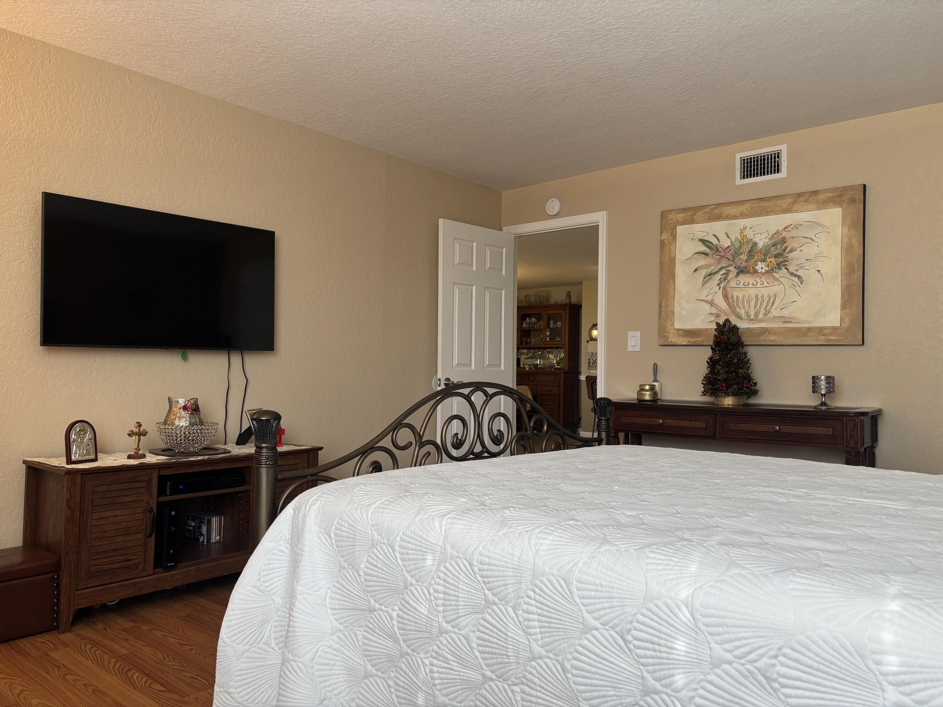 1000 Spanish River Road, Unit 3C Boca Raton, FL 33432 - Photo 13 of 21 SECOND BEDROOM