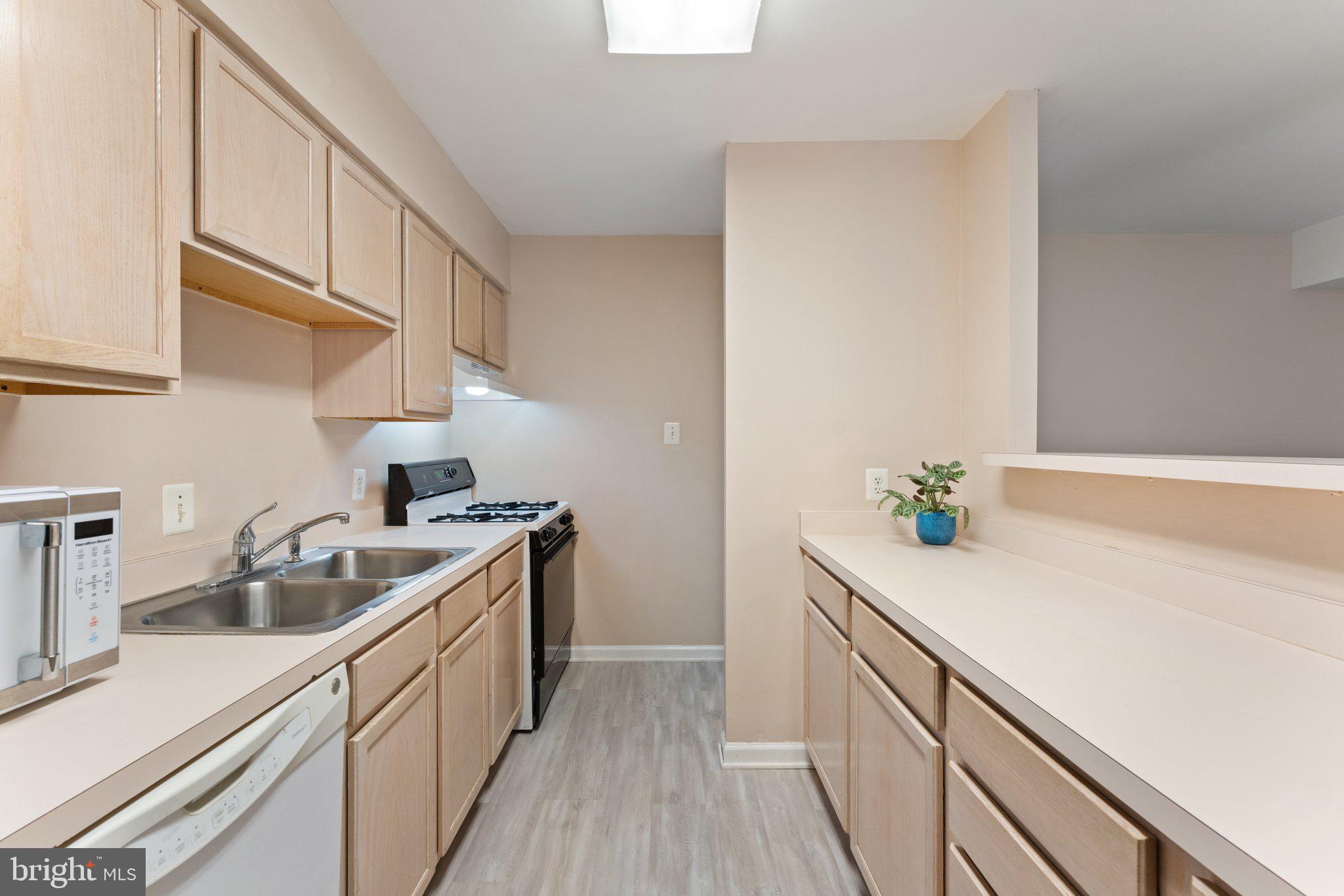 641 Waterloo Road, Unit 334 Warrenton, VA 20186 - Photo 8 of 13