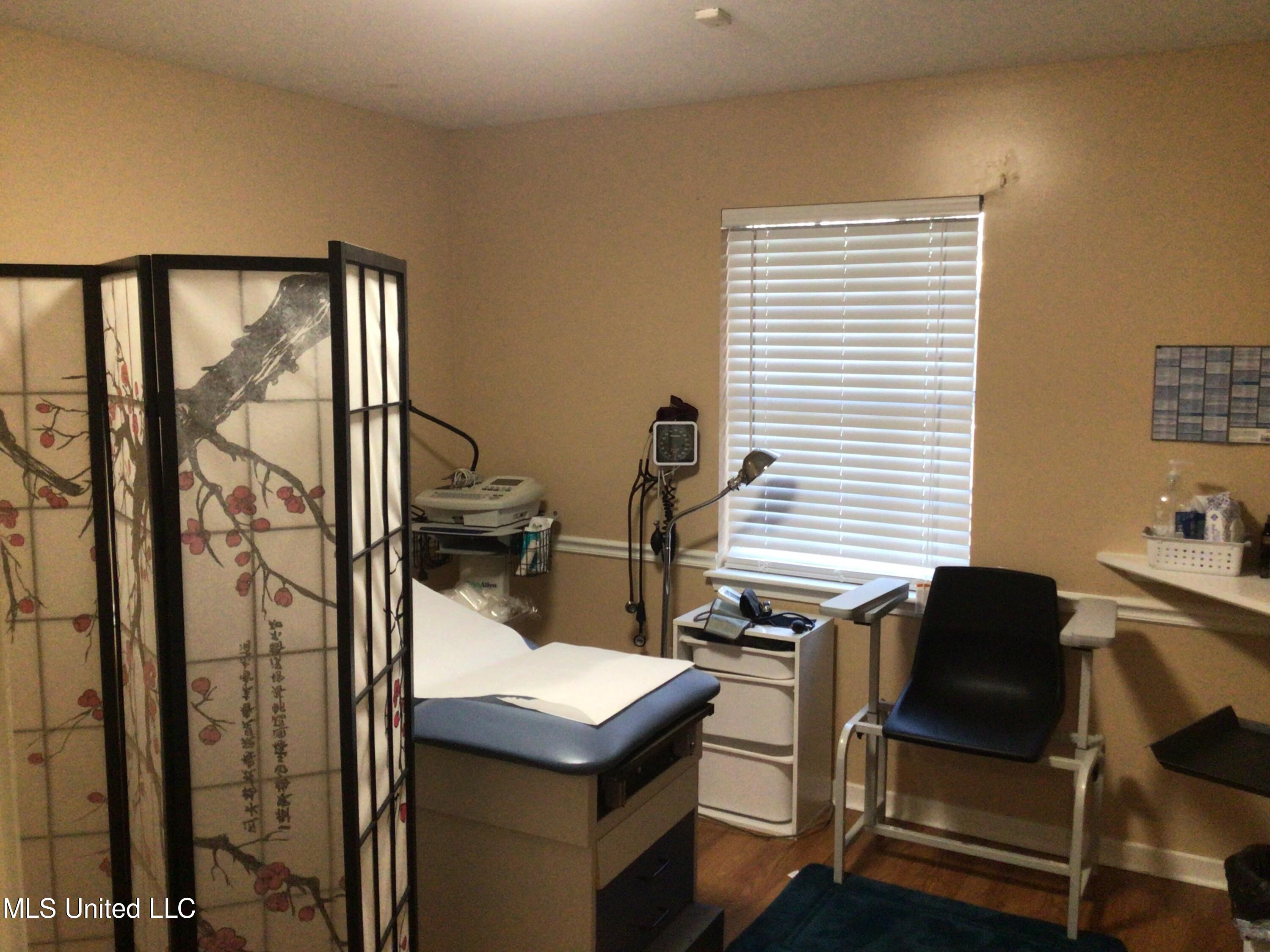 6760 Gary Road Byram, MS 39272 - Photo 14 of 18 AB051987-4294-4B14-A42C-63B9C32750B9